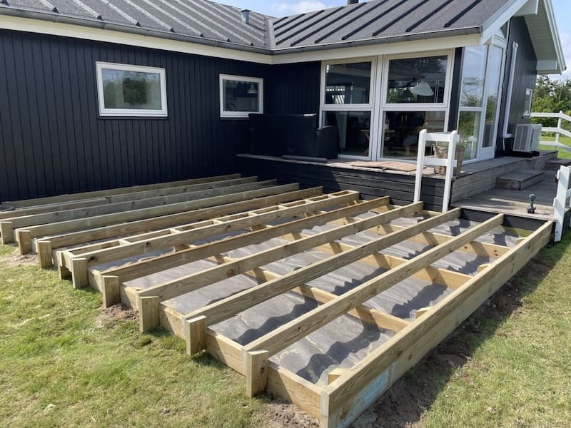 strøer bliver pålagt trækonstruktionen